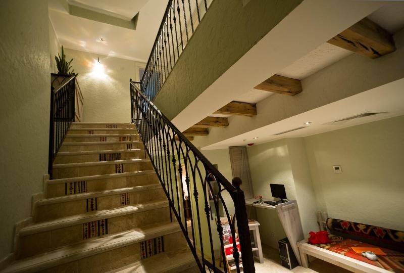 No12 Boutique Hotel - Lobi