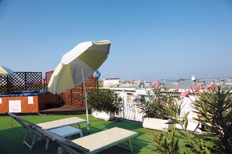 Aparthotel Touring - Teras
