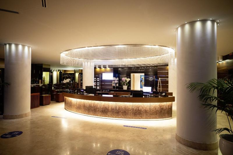 Laguna Palace - Lobi