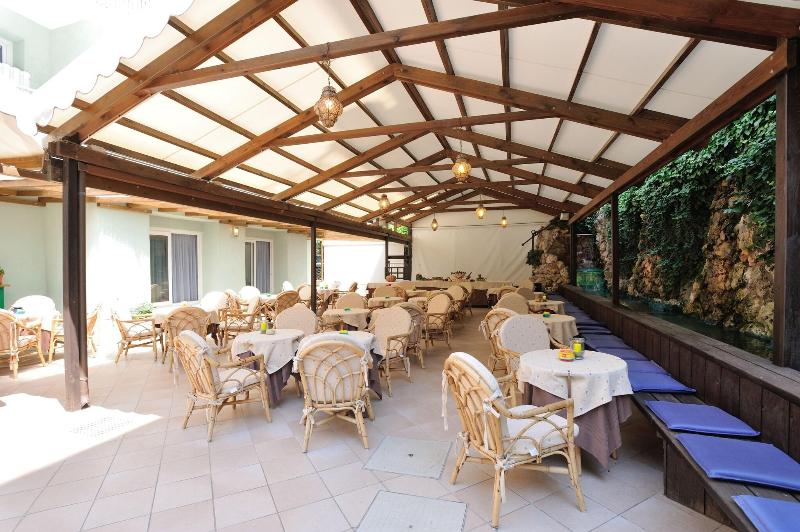 Hotel Salus - Teras