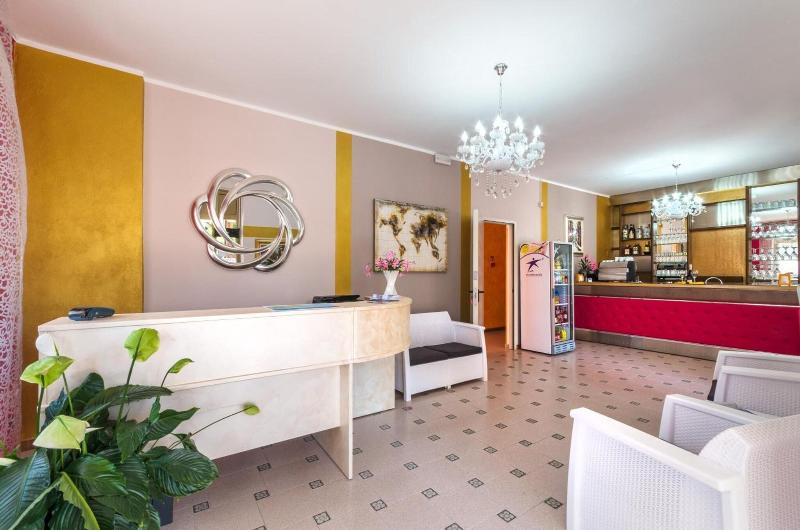 Hotel Romantik - Lobi