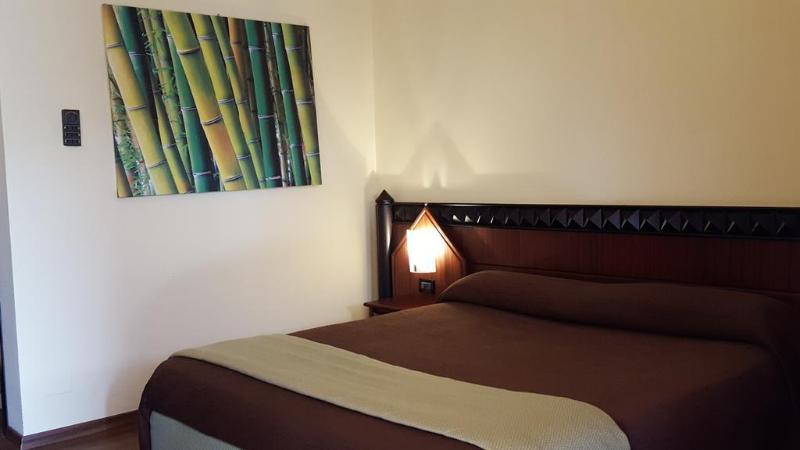 Hotel Motel Flower - Genel
