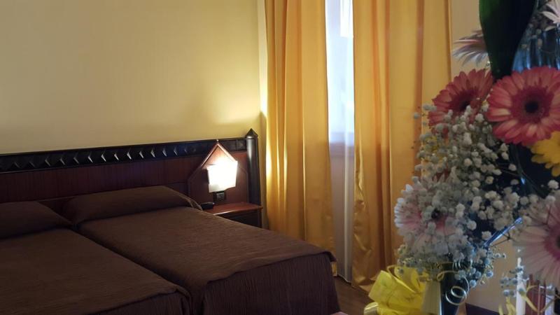 Hotel Motel Flower - Genel