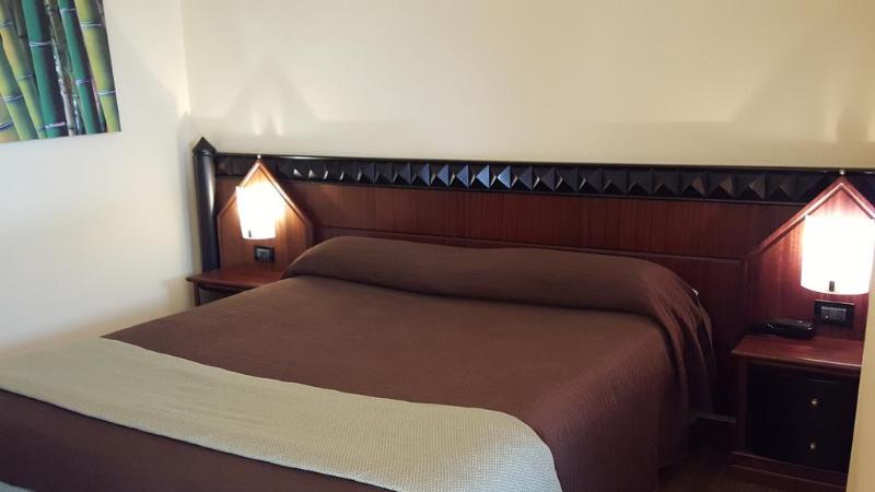Hotel Motel Flower - Genel