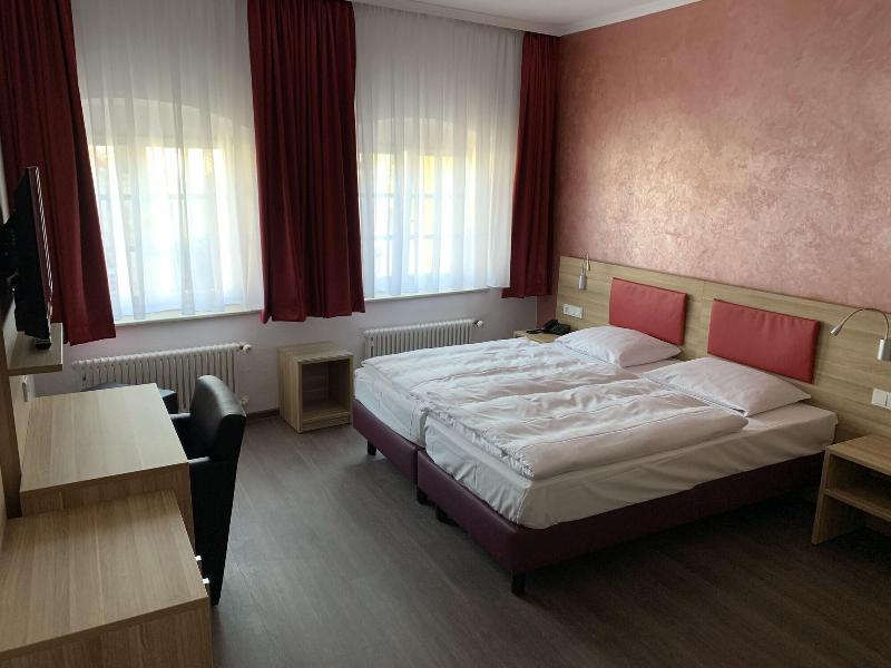 Hotel Well garni - Oda
