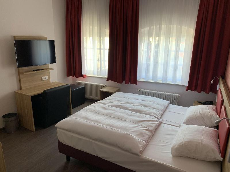 Hotel Well garni - Oda