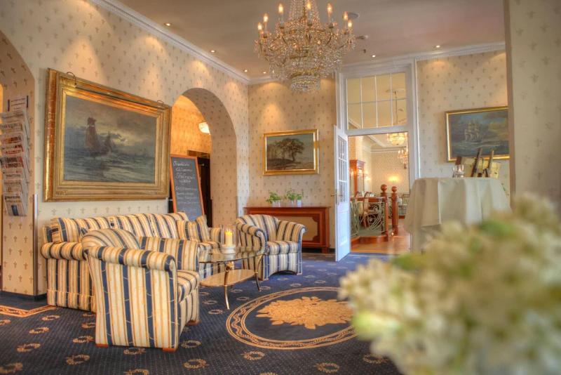 SEETELHOTEL Hotel Esplanade - Lobi
