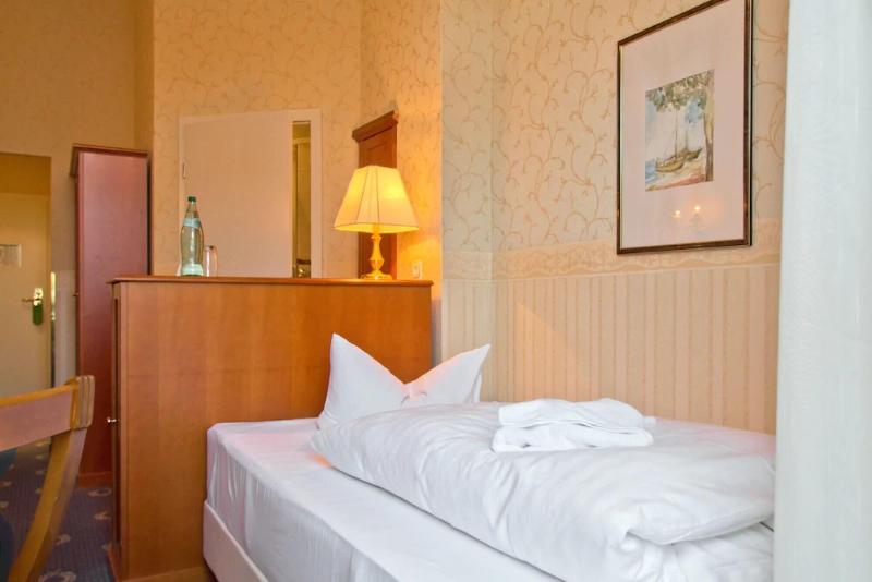 SEETELHOTEL Hotel Esplanade - Oda