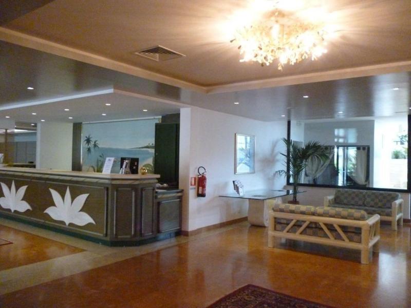 Hotel Marina Uno - Lobi