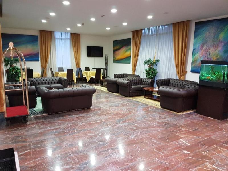 Hotel Meridianus - Lobi