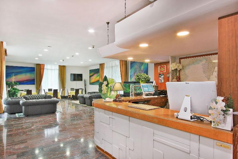 Hotel Meridianus - Lobi