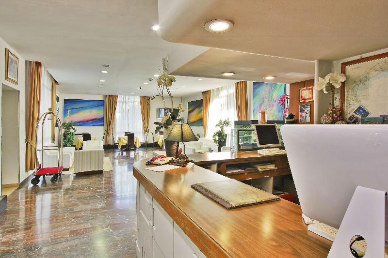 Hotel Meridianus - Lobi