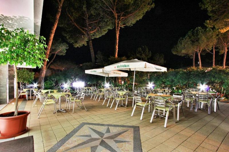 Hotel Meridianus - Teras