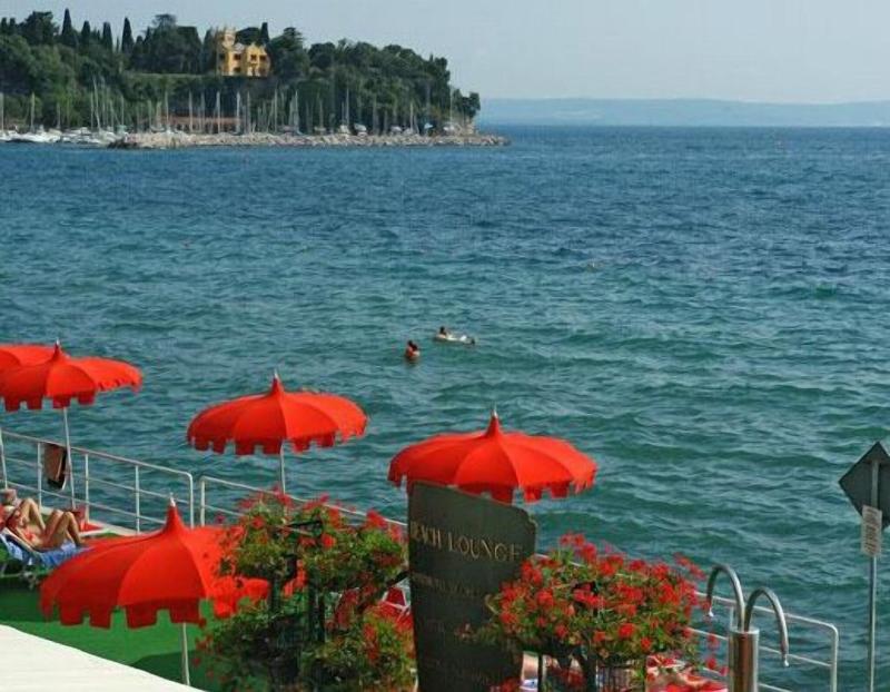 Riviera & Maximilian's - Toplantı