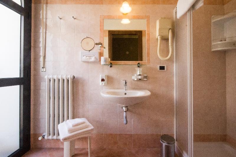 Hotel Gran Torino - Oda