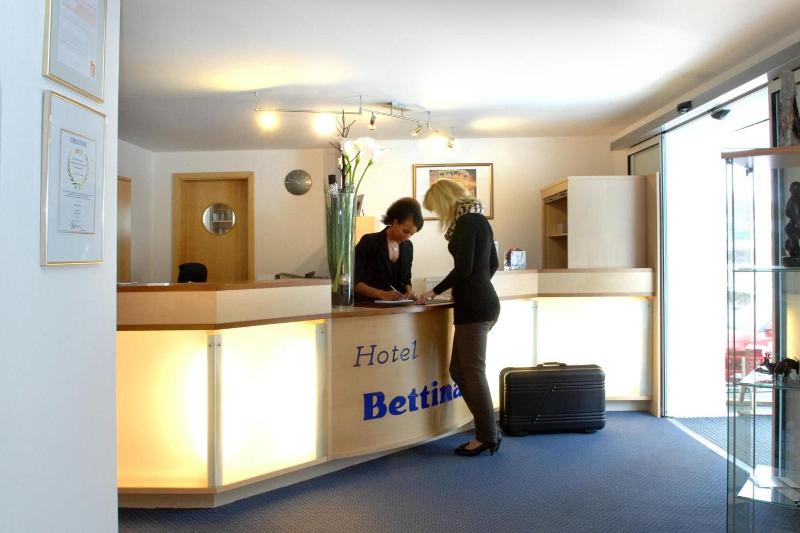 Bettina - Lobi