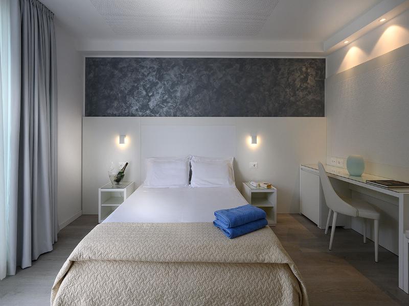 Grand Hotel Playa - Oda