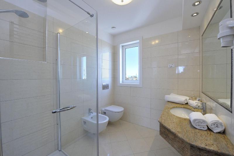 Grand Hotel Playa - Oda