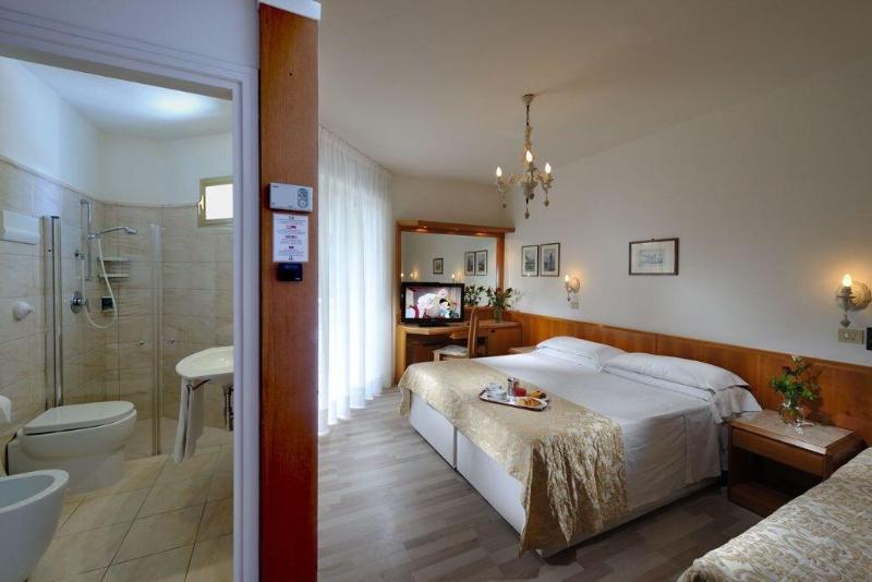 Grand Hotel Playa - Oda