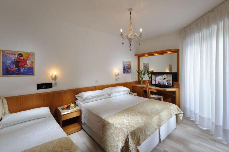 Grand Hotel Playa - Oda