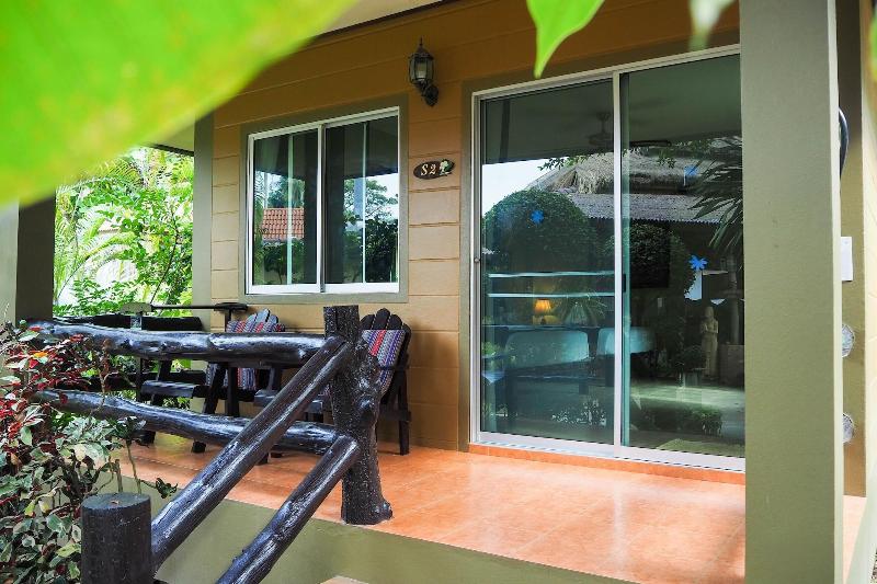 Lanta Castaway Beach Resort - Oda