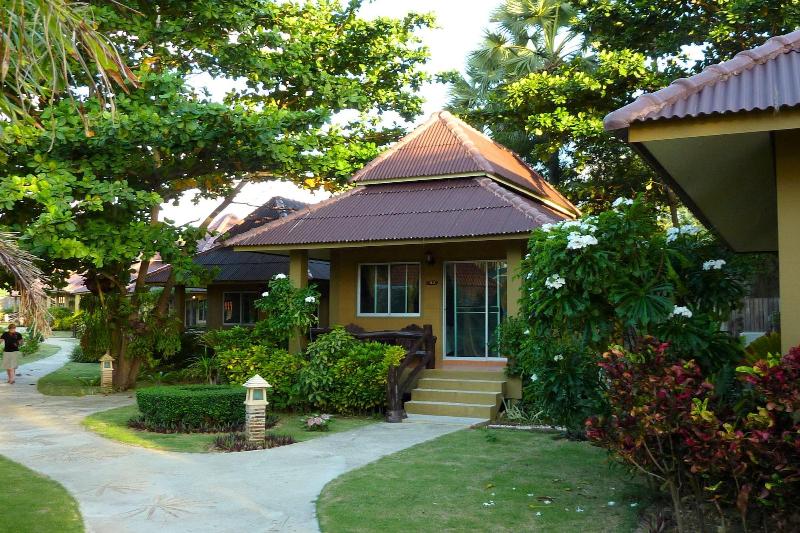 Lanta Castaway Beach Resort - Oda