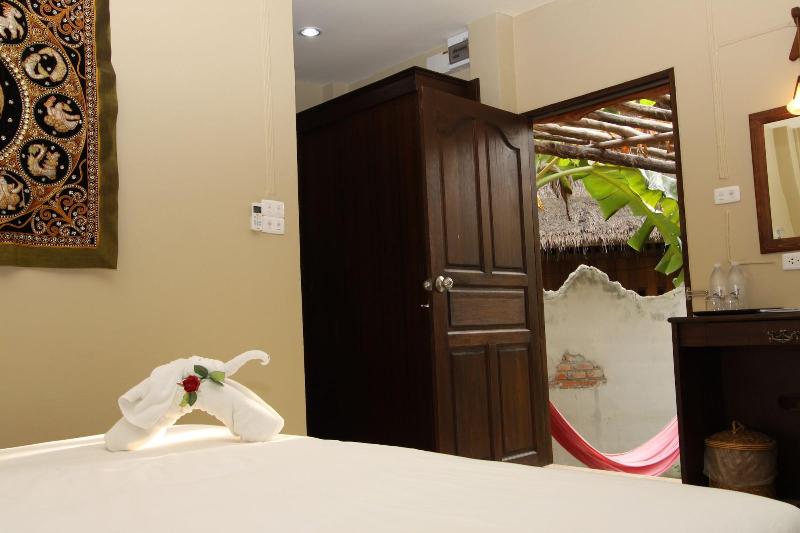 Lanta Castaway Beach Resort - Oda