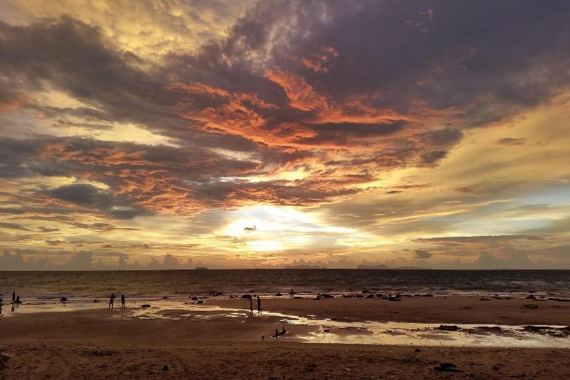 Lanta Castaway Beach Resort - Plaj