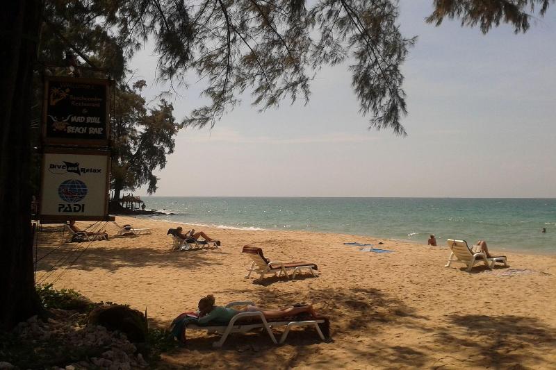 Lanta Castaway Beach Resort - Plaj