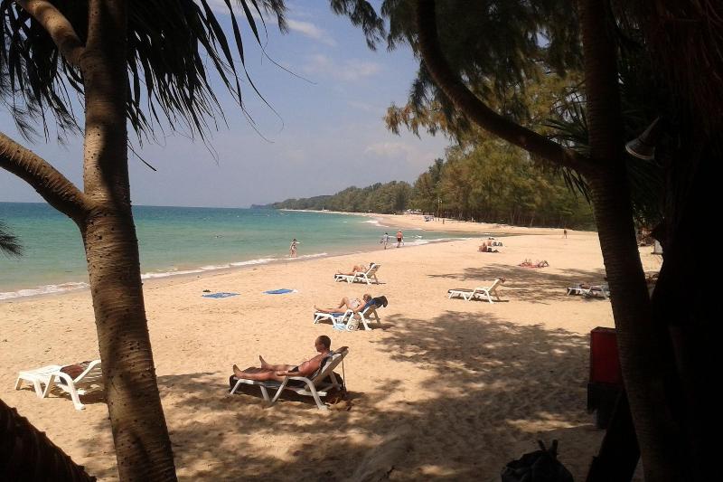 Lanta Castaway Beach Resort - Plaj