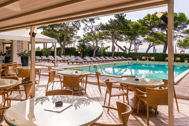 Hotel-Appartement American - Teras