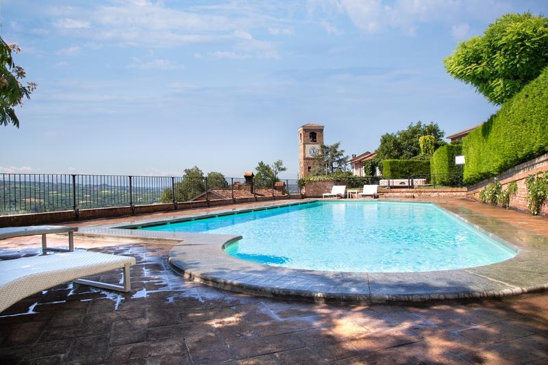 Castello di Santa Vittoria - Havuz