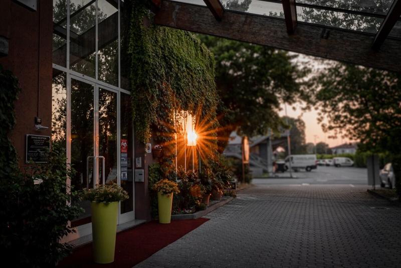 Business Hotel - Genel