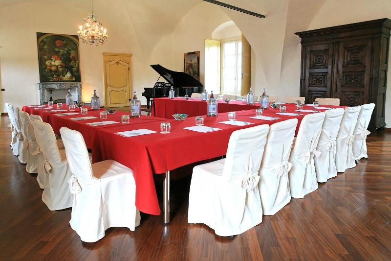 Castello Rosso - Toplantı