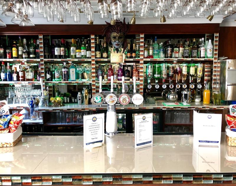 Riviera Lodge - Bar