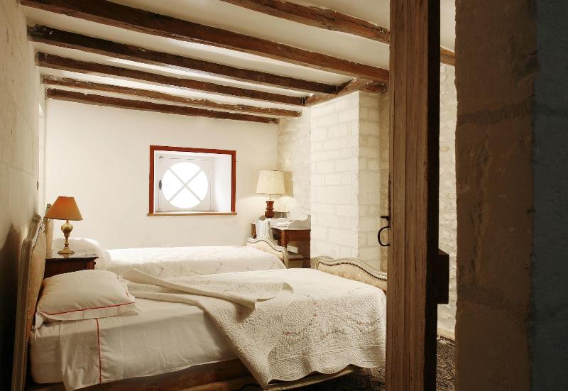 La Porte Rouge Chambres d'Hotes - Oda