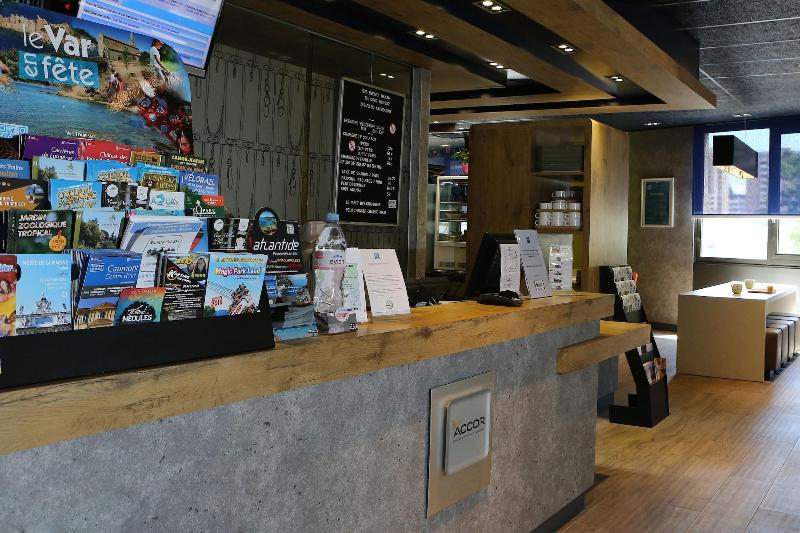 ibis budget Toulon Centre - Lobi