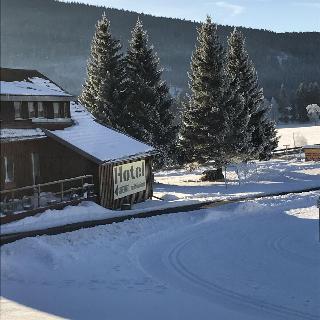 B + B Hotel Titisee Sonnenmatte nahe Badeparadies fotoÄŸrafÄ±
