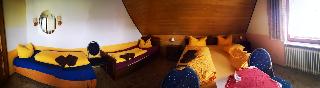 B + B Hotel Titisee Sonnenmatte nahe Badeparadies fotoÄŸrafÄ±
