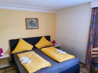 B + B Hotel Titisee Sonnenmatte nahe Badeparadies fotoÄŸrafÄ±