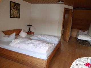 B + B Hotel Titisee Sonnenmatte nahe Badeparadies fotoÄŸrafÄ±