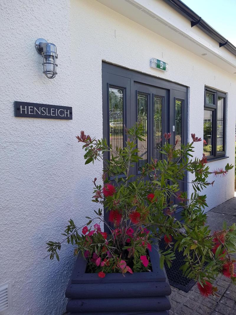Hensleigh House - Genel