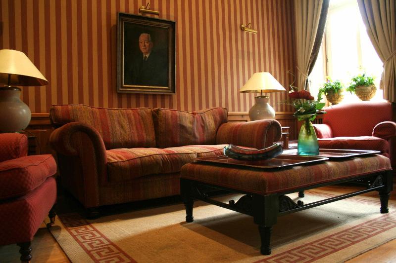 Niederlaendischer Hof - Genel