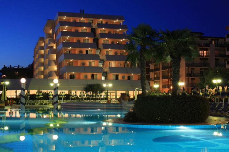 Aparthotel Holiday - Genel