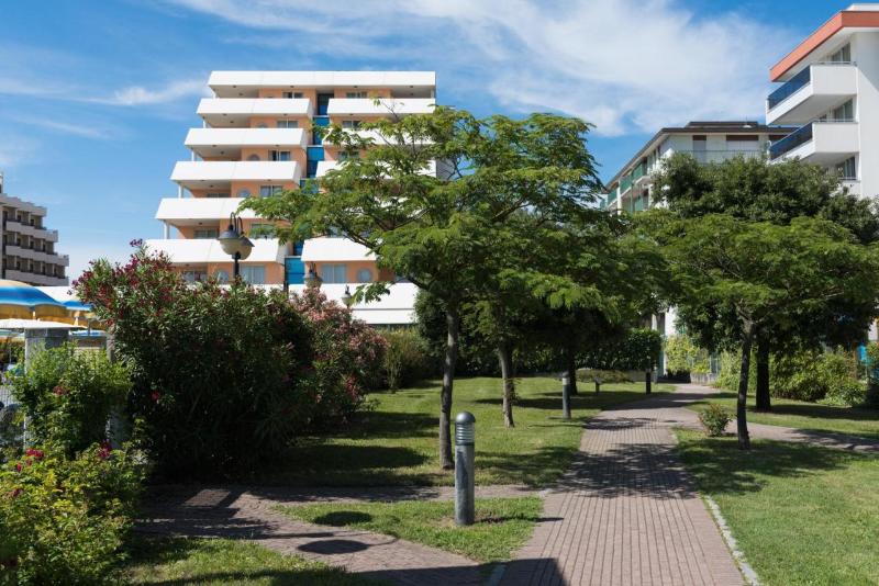 Aparthotel Holiday - Genel