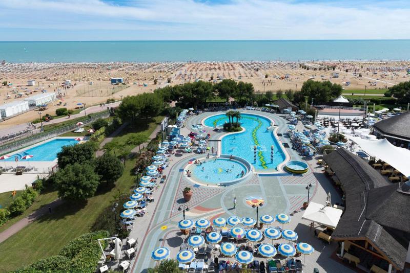 Aparthotel Holiday - Genel