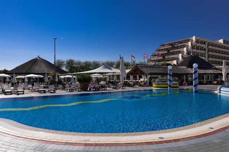 Aparthotel Holiday - Havuz