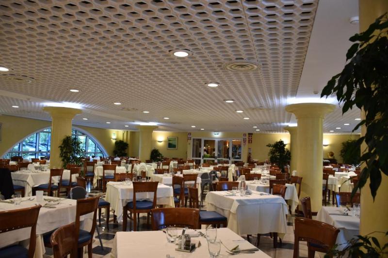 Aparthotel Holiday - Restoran
