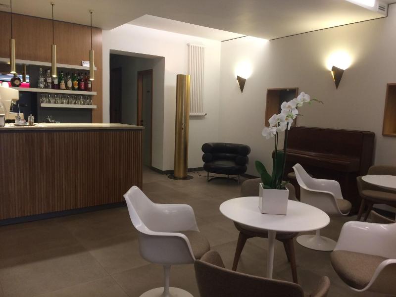 Cristina - Bar