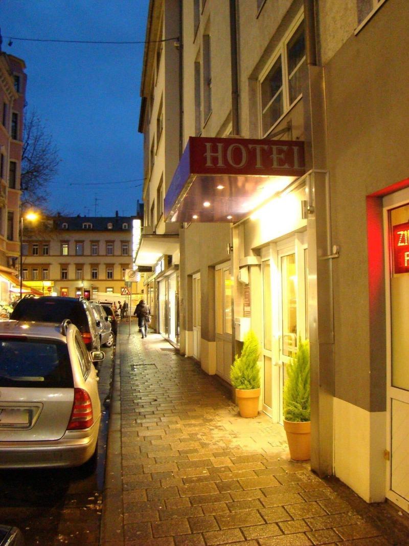 City Hotel Wiesbaden - Genel